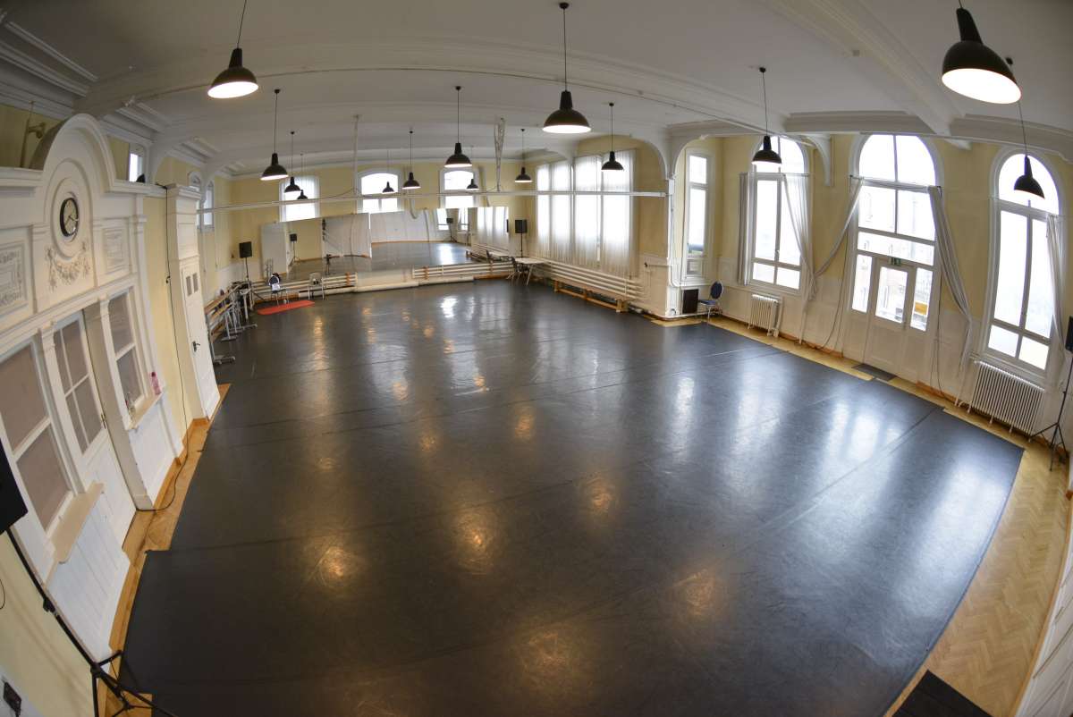 Der denkmalgeschützte Tanzsaal in der Tunnelstr.