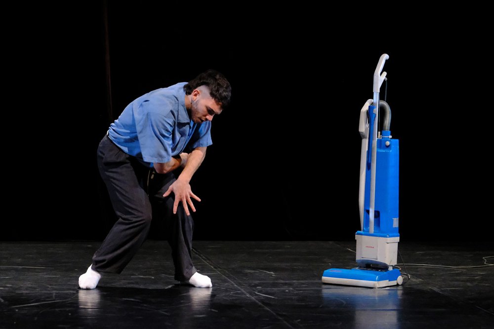 No one else but me (and my Vacuum cleaner) // Paco Ladrón de Guevara © Jo Grabowski